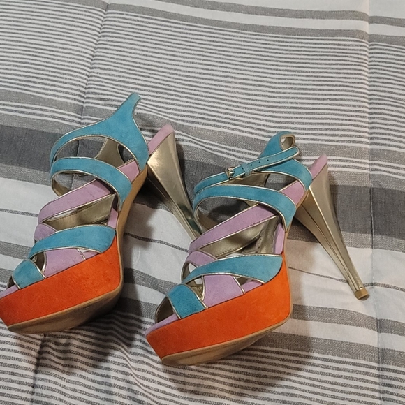 Funky Heels - Picture 3 of 4